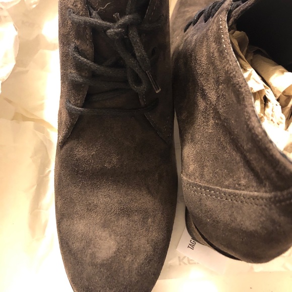 Italian Key Boots - Picture 4 of 6